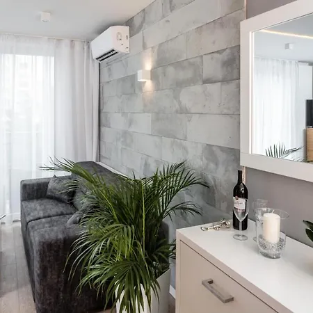 Arianska Apartments, Free Parking, Lift & Ac Krakov