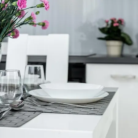 Arianska 6 By Let's Apartman *
