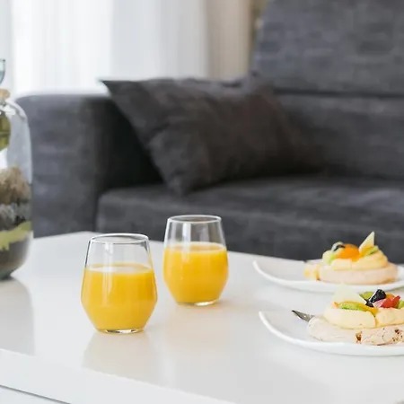 Arianska 6 By Let's Appartement